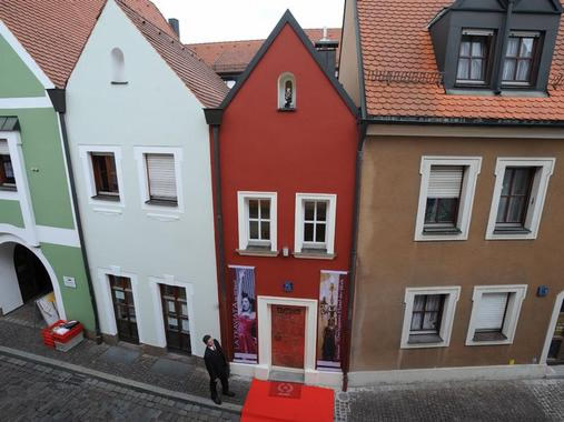Amberg, Germania | L'hotel più piccolo del mondo | foto Happy Giraffe