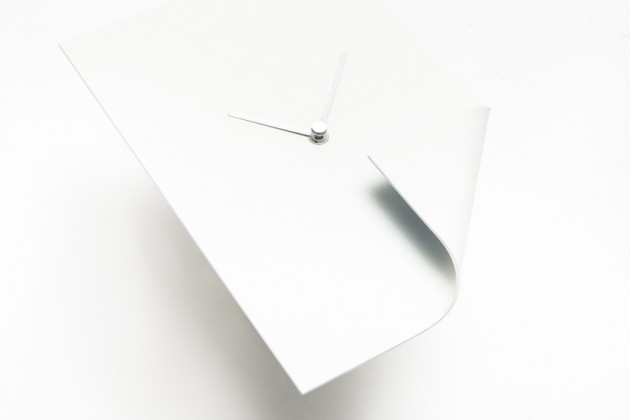 Blank Page | designer: Sam Baron | materiale: metallo