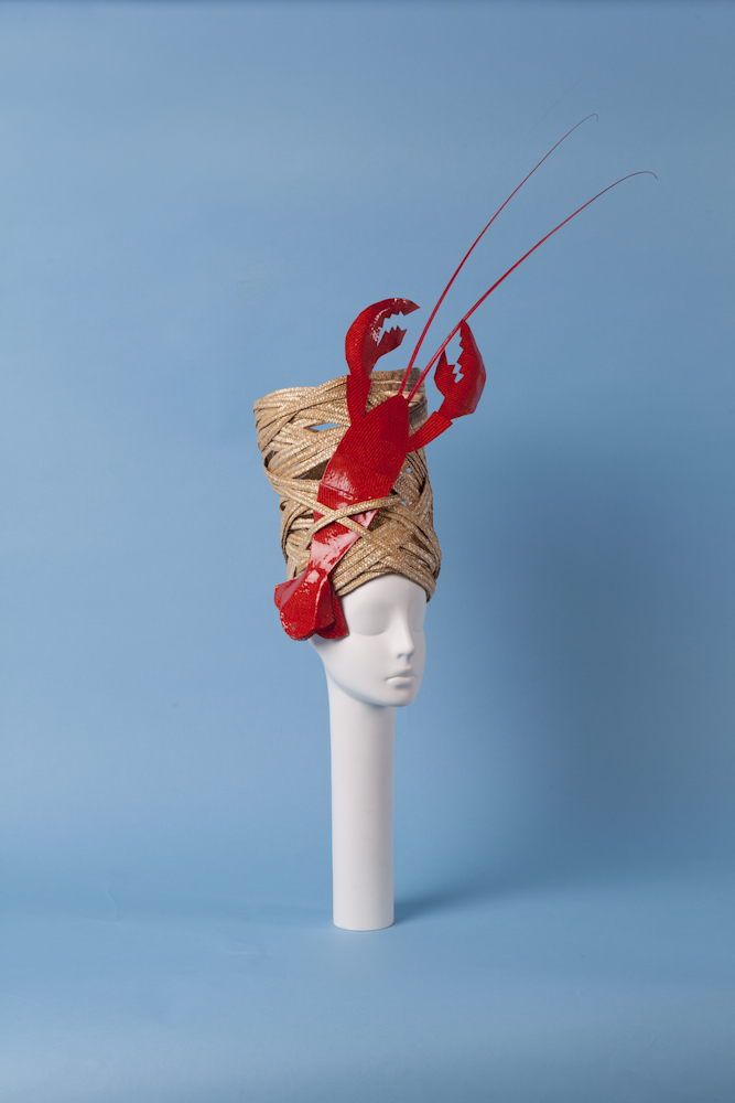 Patrizia Fabri per Antica Manifattura Cappelli Collection Mediterraneo 2015 Cappello realizzato in paglia con decorazione in Parasisol e resina. Courtesy Patrizia Fabri