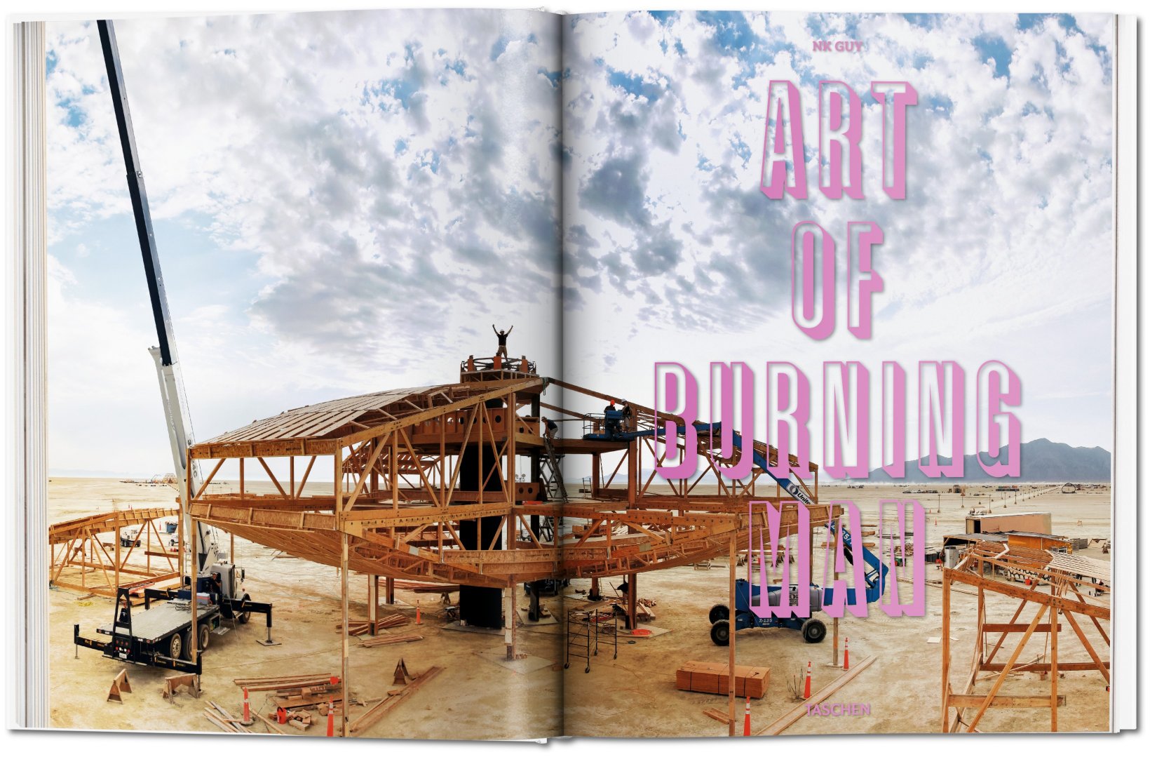 nk_guy_art_of_burning_man_fo_int_open_0002_0003_05786_1506241207_id_976626