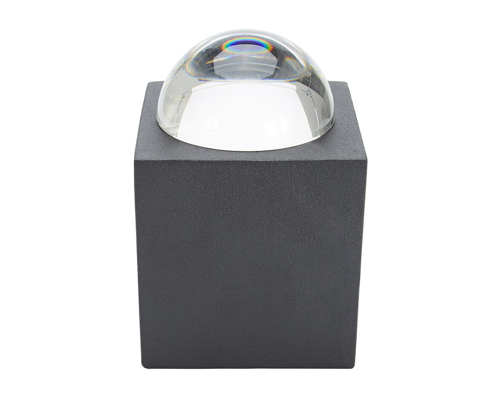 Trove Box, contenitore in ferro e cristallo, design Tom Dixon, made in UK (foto: Tetra)