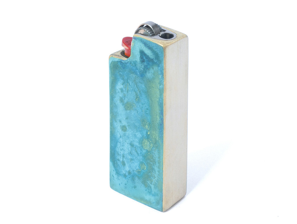 Patina Lighter Case, porta-accendino in ottone, design Cofield, made in New York (foto: Tetra)