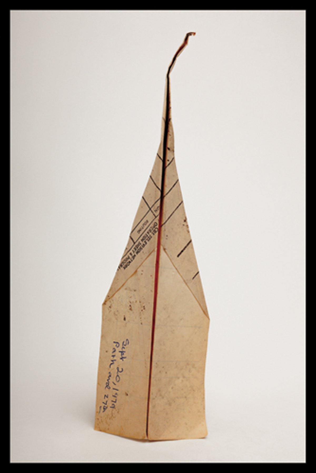 “Paper Airplanes: The Collections of Harry Smith: Catalogue Raisonné, Volume I”, J&L Books/Anthology Film Archives, ottobre 2015