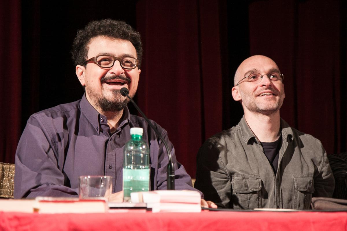 Nicola Galli Laforest (a destra), insieme allo scrittore Gianni Biondillo
