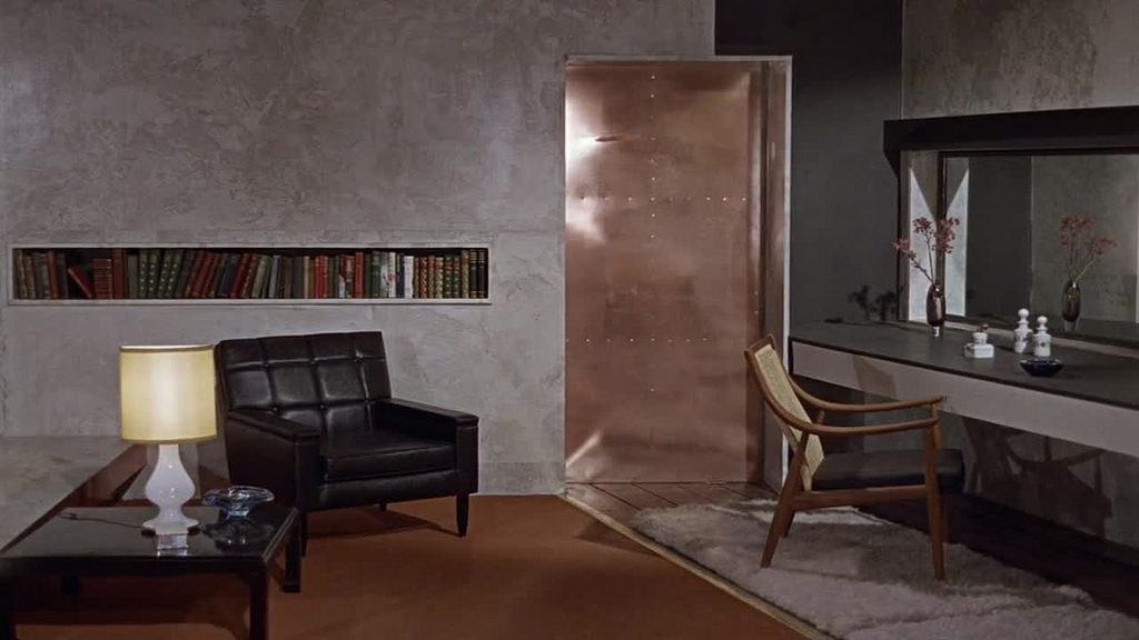 “Licenza di uccidere (Dr. No)”, 1962, Sean Connery nel ruolo di James Bond, regia di Terence Young, scenografia di Ken Adam
