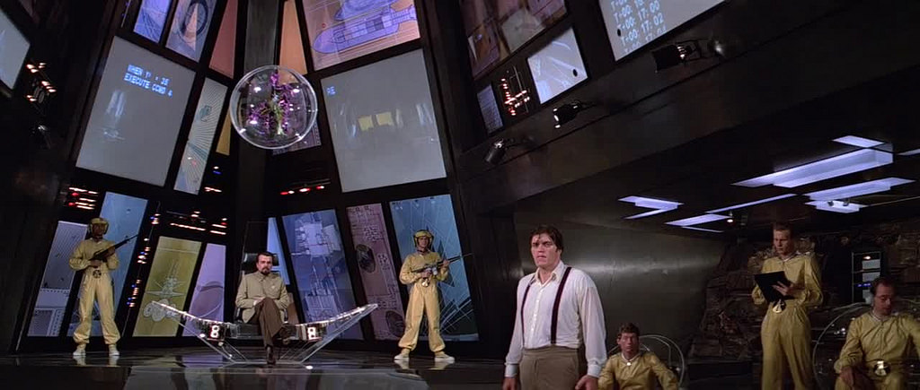 “Moonraker - Operazione spazio (Moonraker)”, 1979, Roger Moore nel ruolo di James Bond, regia di Lewis Gilbert, scenografia di Ken Adam
