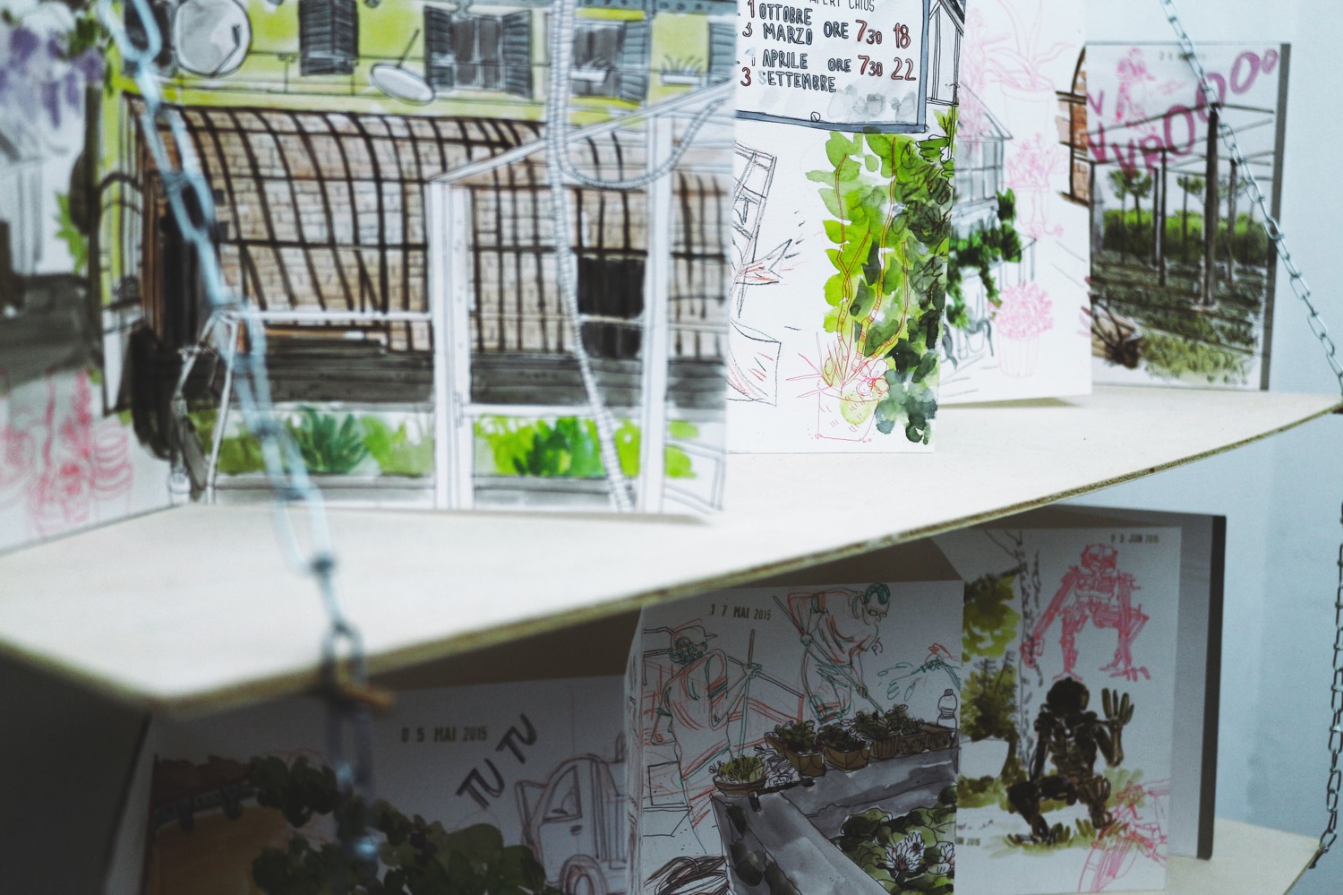 Sara Menetti, dalla mostra “Diari di viaggio: Storie di città illustrate” (foto: Simone e Sveva Sbarbati per Frizzifrizzi)