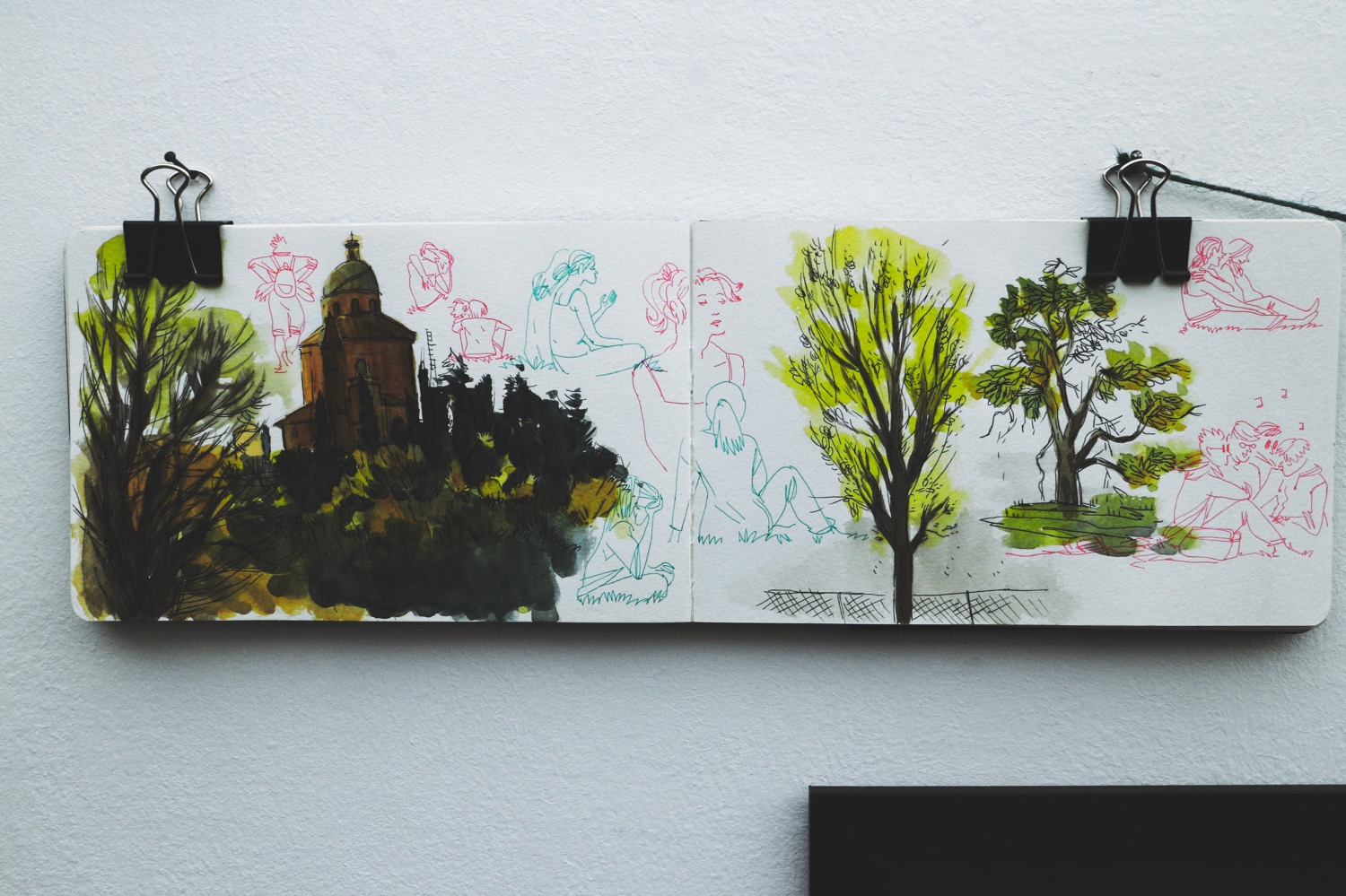 Sara Menetti, dalla mostra “Diari di viaggio: Storie di città illustrate” (foto: Simone e Sveva Sbarbati per Frizzifrizzi)