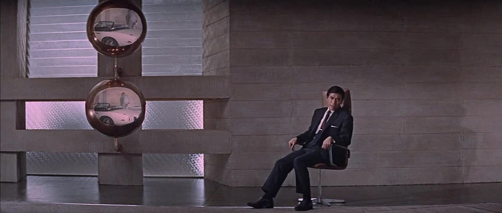 “Si vive solo due volte (You only live twice)”, 1967, Sean Connery nel ruolo di James Bond, regia di Lewis Gilbert, scenografia di Ken Adam