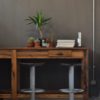 Studio 900 Design, collezione Palation, “Massello”, tavolo in legno antico di quercia o castagno (courtesy Studio 900 Design)