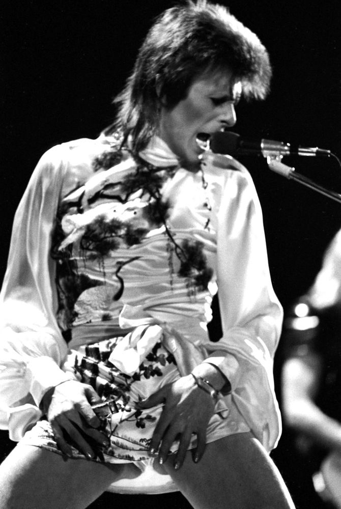 David Bowie performing live at Earls Court, London on 14th May 1973 (©Michael Putland)