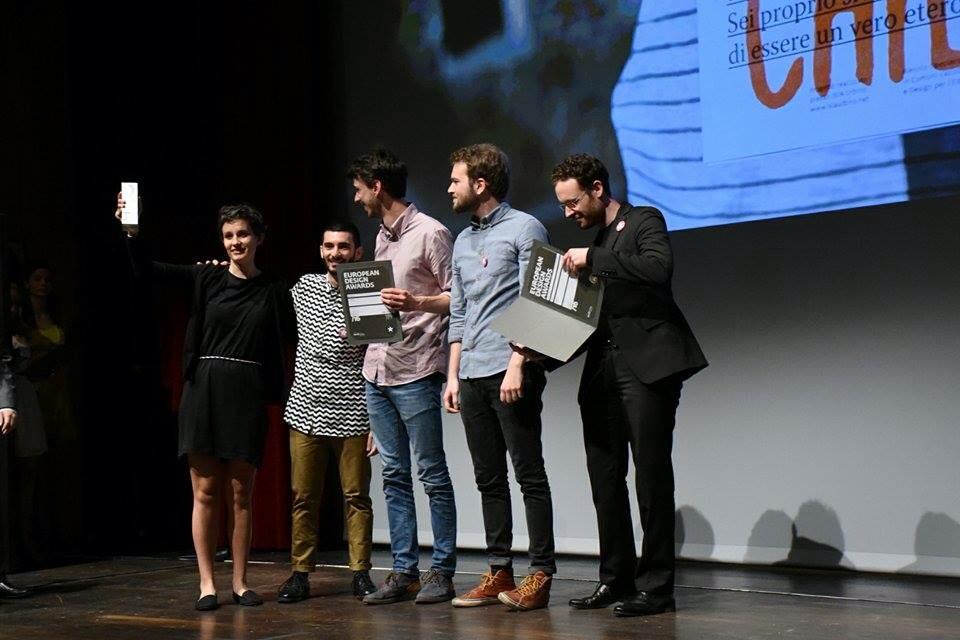 Francesco Barbaro, Giulia Cordin, Giacomo Delfini, Alessandro Piacente e Lorenzo Toso ritirano il premio (foto: European Design Award)
