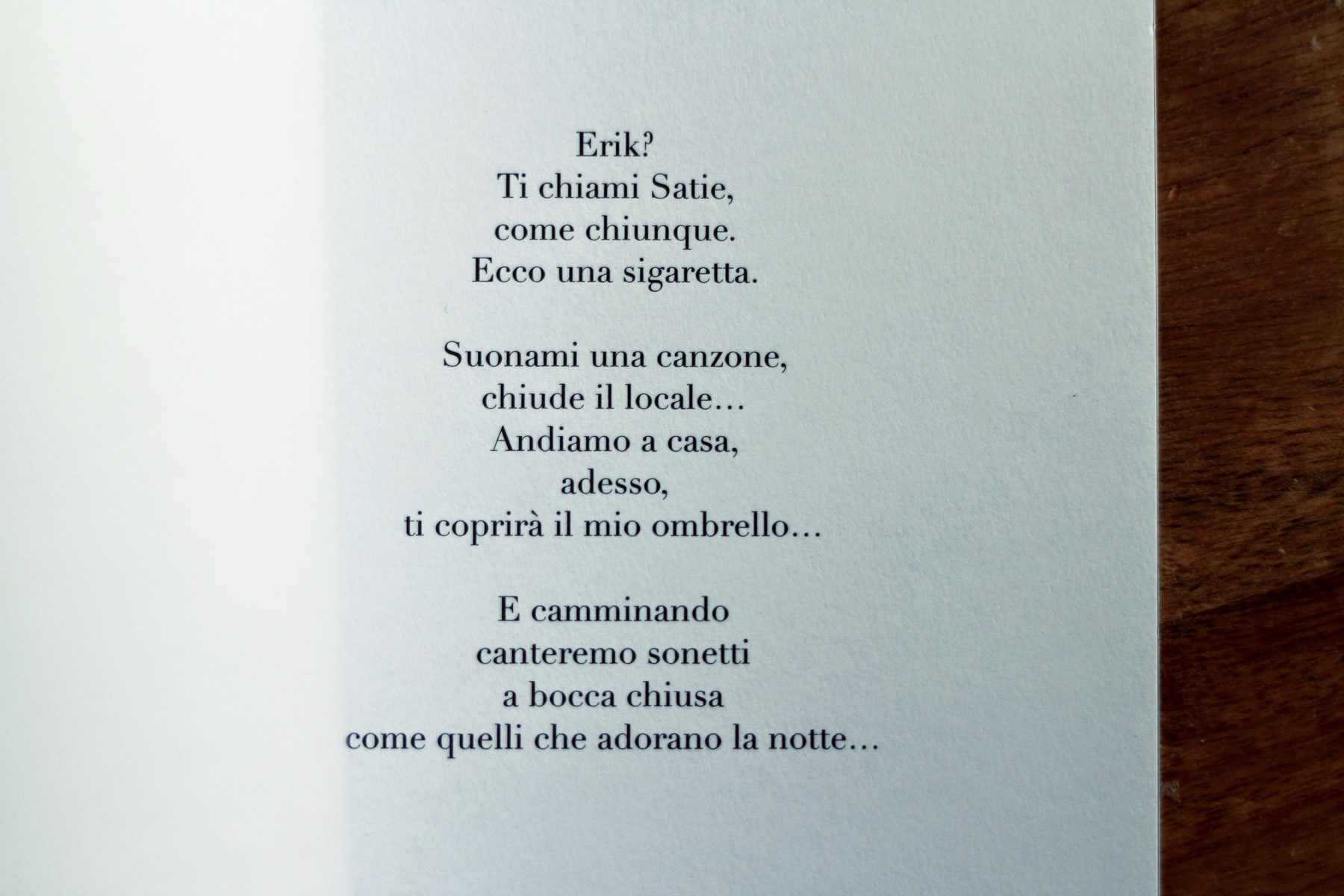 Satie: appunti e nostalgie, di Gian Nicola Vessia, illustrazione di Federico Maggioni, Raum Italic 2015 (foto: Frizzifrizzi)