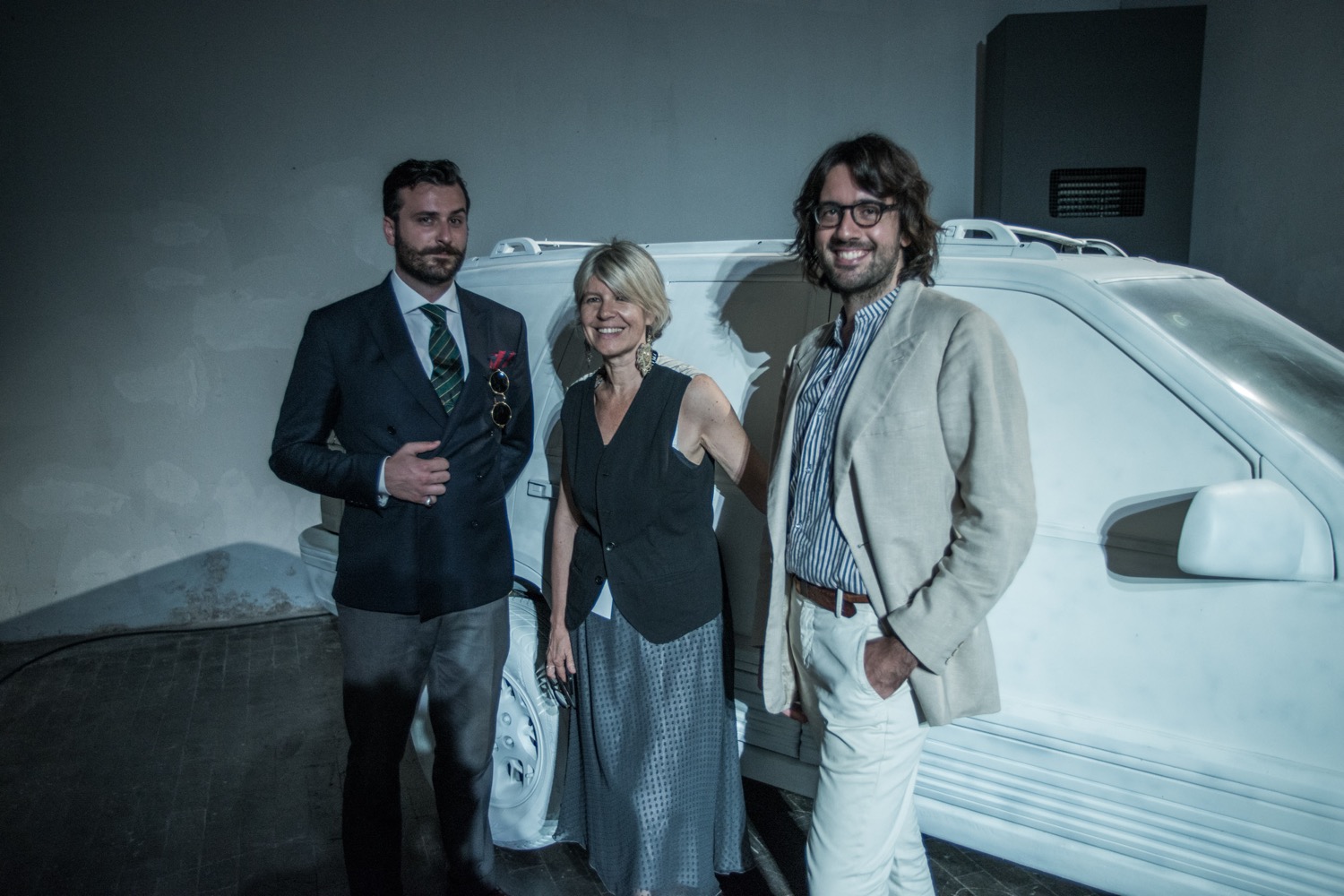 Giovanni Calvario, Clara Tosi Pamphili e Alessio de' Navasques durante A.I. Artisanal Intelligence, “Grand Tour”, luglio 2016 (foto: Andrea Buccella - courtesy A.I. Artisanal Intelligence)