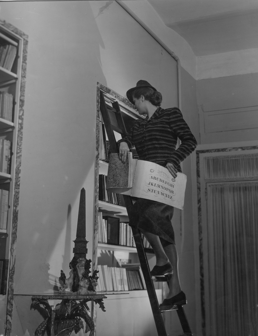Pasquale De Antonis, Roma 1946 Irene Brin presso la Galleria Obelisco Abito: Carosa