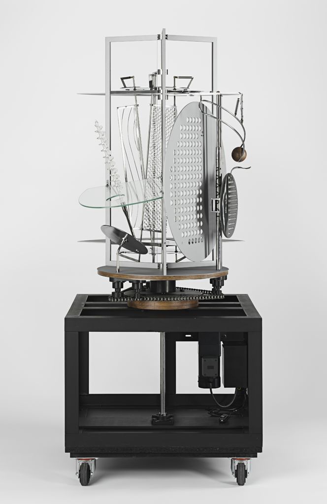 László Moholy-Nagy, “Light Prop for an Electric Stage”, 1930 (Exhibition replica, constructed in 2006, through the courtesy of Hattula Moholy-Nagy) (Harvard Art Museums/Busch-Reisinger Museum, Hildegard von Gontard Bequest Fund © Artists Rights Society (ARS), New York / VG Bild-Kunst, Bonn)